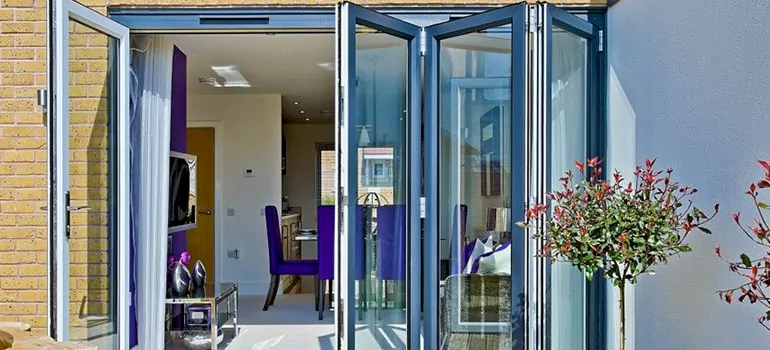Commercial Door Glass Repair in Ives Estates, FL